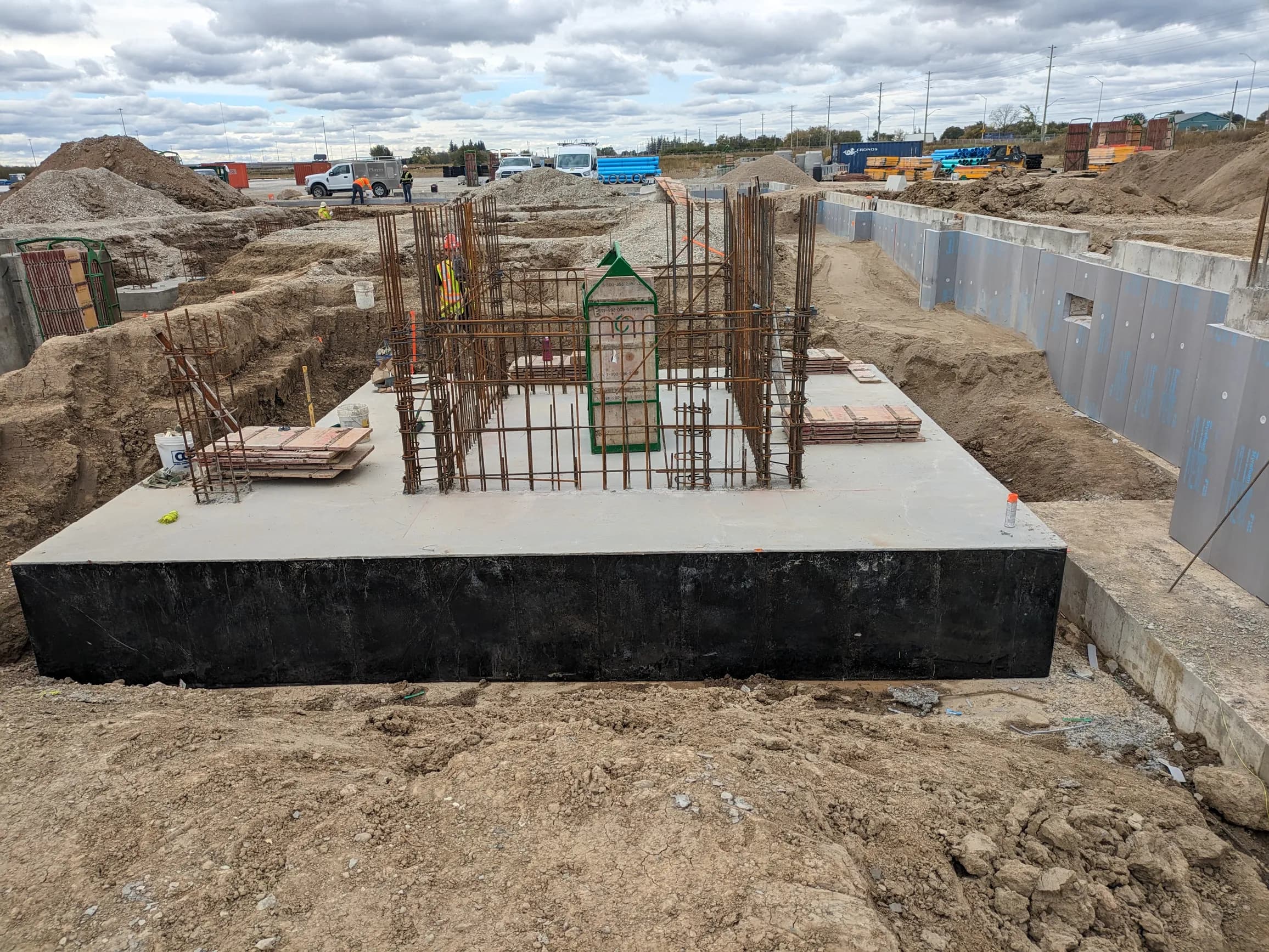 Foundation with column reinforcement